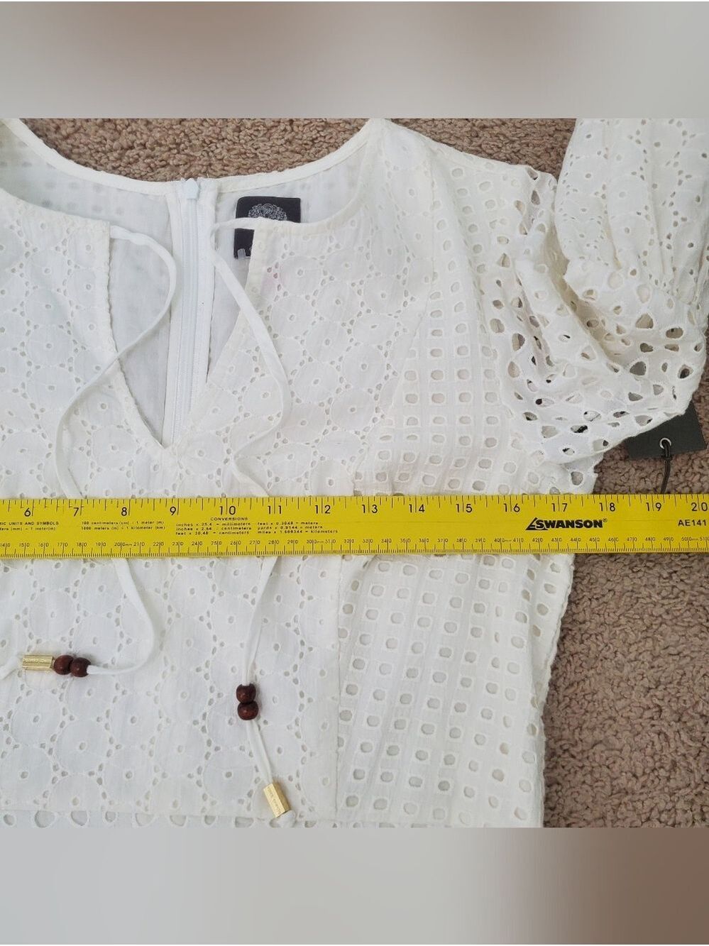 Vince Camuto White Eyelet Mini Dress Size 10 - Picture 11 of 13